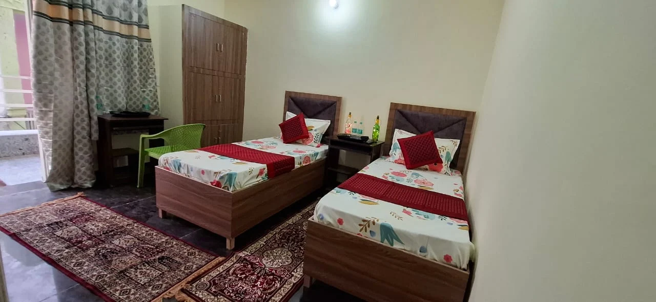 U Men PG Noida Sector 51 | Affordable Boys PG with WiFi