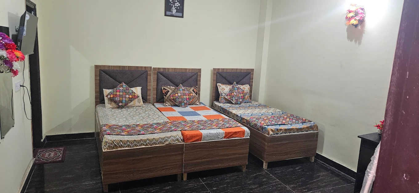 U Men PG Noida Sector 51 | Affordable Boys PG with WiFi