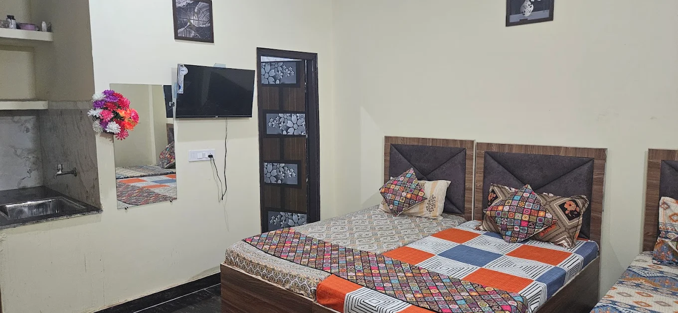 U Men PG Noida Sector 51 | Affordable Boys PG with WiFi