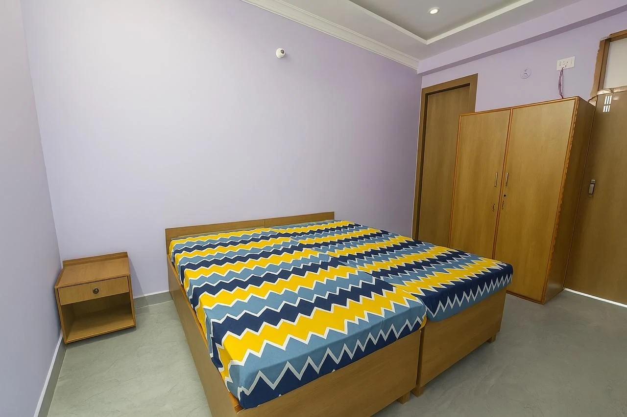 Sector 62 Boys PG (PGNoida.com)