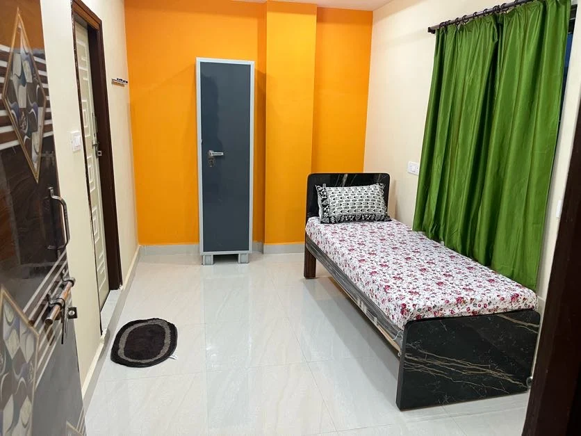 Hostelnest Men’s Co-Living Space in Kondapur Hyderabad | PG Near Gachibowli