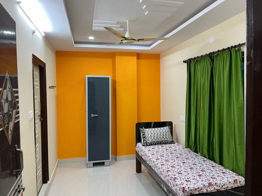 Hostelnest Men’s Co-Living Space in Kondapur Hyderabad | PG Near Gachibowli